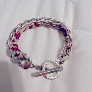 Vera Bradley bracelet in pattern Julip Tulip